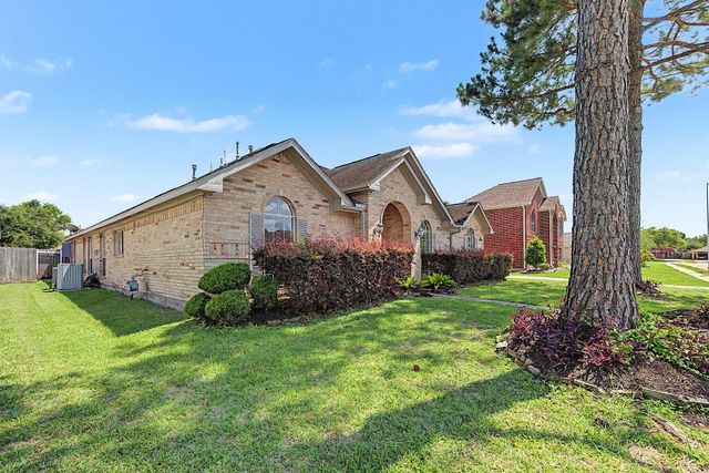 3615 Turtle Cove Drive, Pasadena, TX 77505