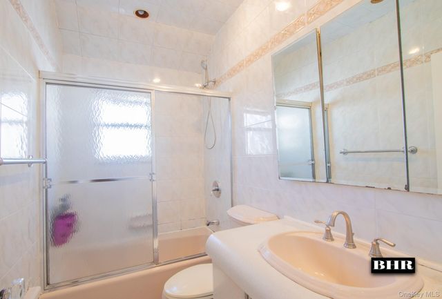 154 Beaumont Street, Brooklyn, NY 11235