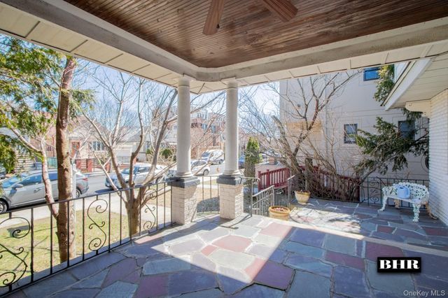 154 Beaumont Street, Brooklyn, NY 11235