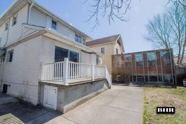 154 Beaumont Street, Brooklyn, NY 11235