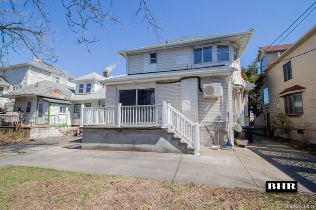 154 Beaumont Street, Brooklyn, NY 11235