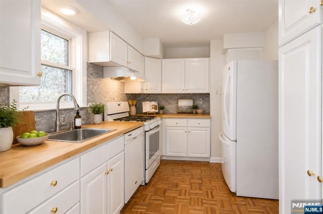 43 Conforti Avenue 83, West Orange, NJ 07052