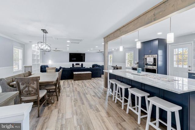 1436 OAK BLUFF RD, Edgewater, MD 21037