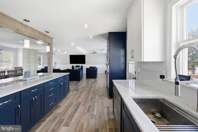 1436 OAK BLUFF RD, Edgewater, MD 21037