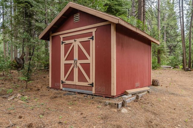 21016 Sierra Circle Dr, Pioneer, CA 95666