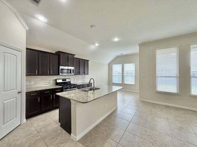 2704 Camden Hill Lane, Pearland, TX 77089