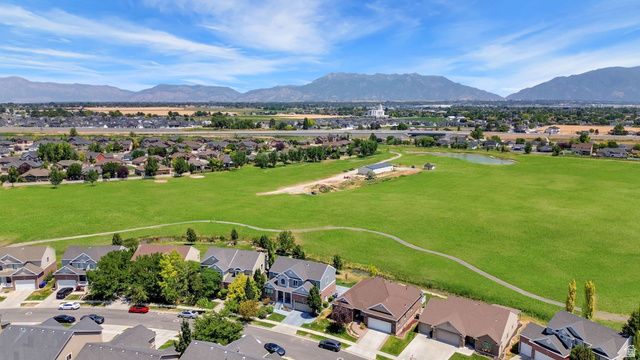 1441 BROOKSHIRE DR, Syracuse, UT 84075