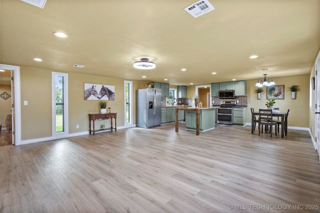 28012 E 58th Street S, Broken Arrow, OK 74014