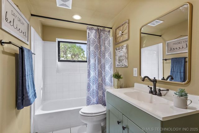 28012 E 58th Street S, Broken Arrow, OK 74014