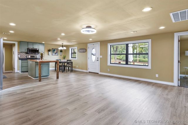 28012 E 58th Street S, Broken Arrow, OK 74014