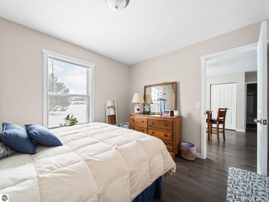 Image 10 of property listing at 4577 Quail Court, Traverse City, MI 49685