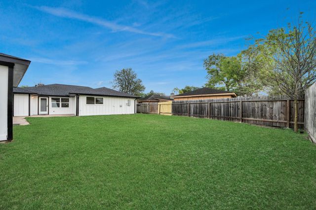 22115 Woodrose Drive, Katy, TX 77450