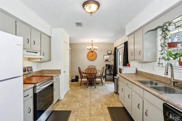 6636 Dallas Ave, Pensacola, FL 32526