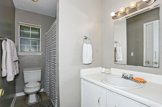 6636 Dallas Ave, Pensacola, FL 32526