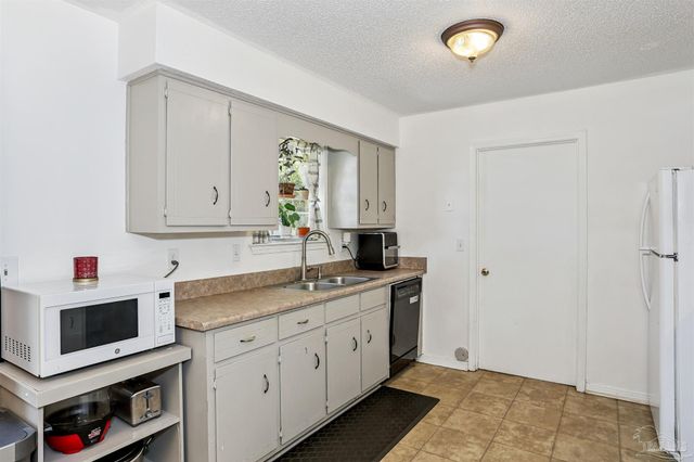 6636 Dallas Ave, Pensacola, FL 32526