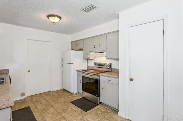 6636 Dallas Ave, Pensacola, FL 32526