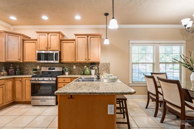 994 E Winding Creek, Eagle, ID 83616