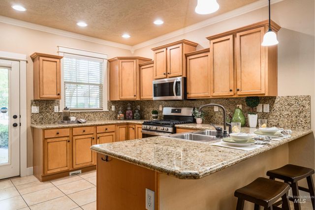 994 E Winding Creek, Eagle, ID 83616