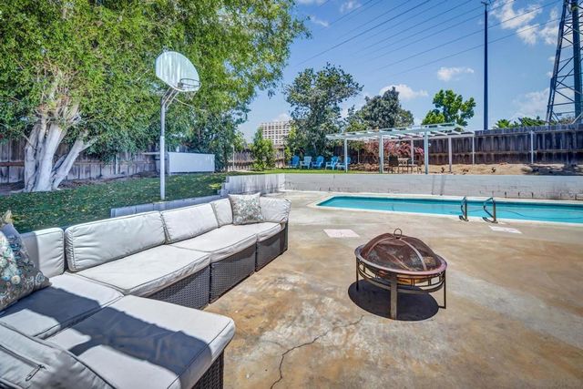4191 Mount Everest Bl, San Diego, CA 92111