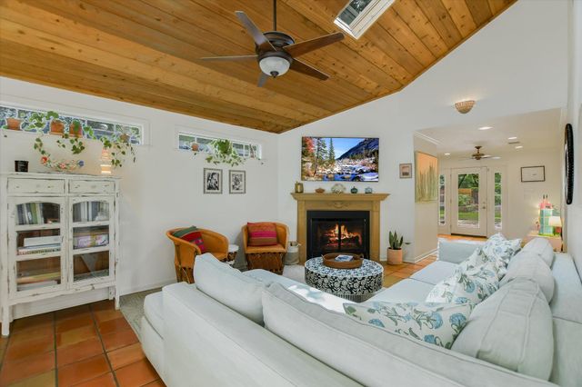 8917 Glenn LN, Austin, TX 78753