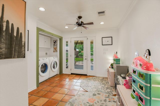 8917 Glenn LN, Austin, TX 78753