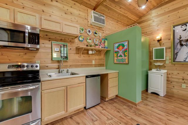 8917 Glenn LN, Austin, TX 78753