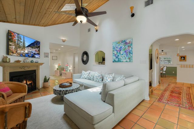 8917 Glenn LN, Austin, TX 78753