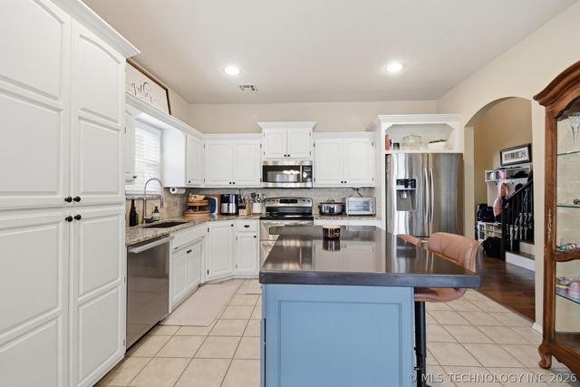 10338 E 111th Place, Bixby, OK 74008