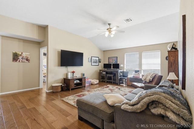 10338 E 111th Place, Bixby, OK 74008