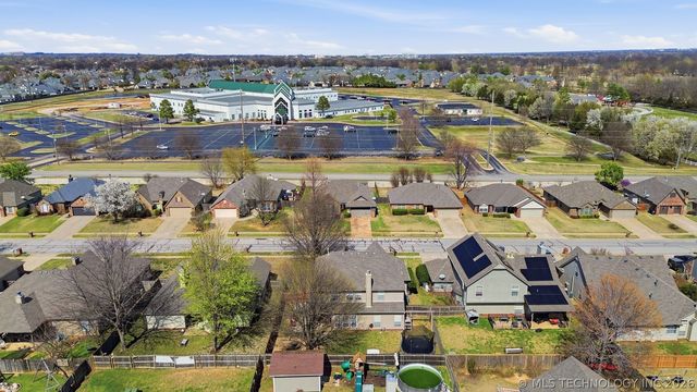 10338 E 111th Place, Bixby, OK 74008