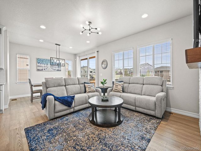 7379 S Shady Grove Way, Aurora, CO 80016