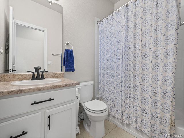 7379 S Shady Grove Way, Aurora, CO 80016