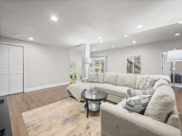 7379 S Shady Grove Way, Aurora, CO 80016