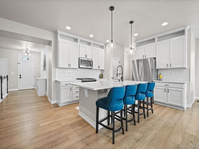 7379 S Shady Grove Way, Aurora, CO 80016