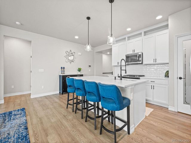 7379 S Shady Grove Way, Aurora, CO 80016
