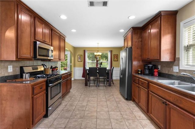 3995 Lucas Lane, Ellenwood, GA 30294