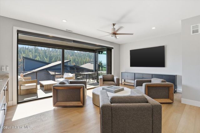 2860 W Lumber LN, Coeur D'alene, ID 83814