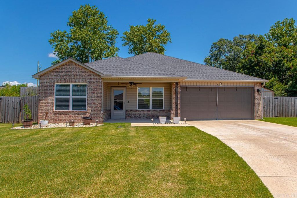 14 Oakland Circle, Austin, AR 72007