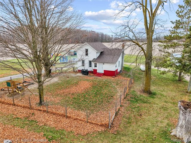 1102 Wellsville Highway, Palmyra Township, MI 49268