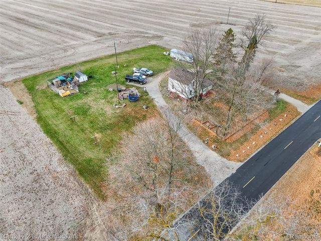 1102 Wellsville Highway, Palmyra Township, MI 49268