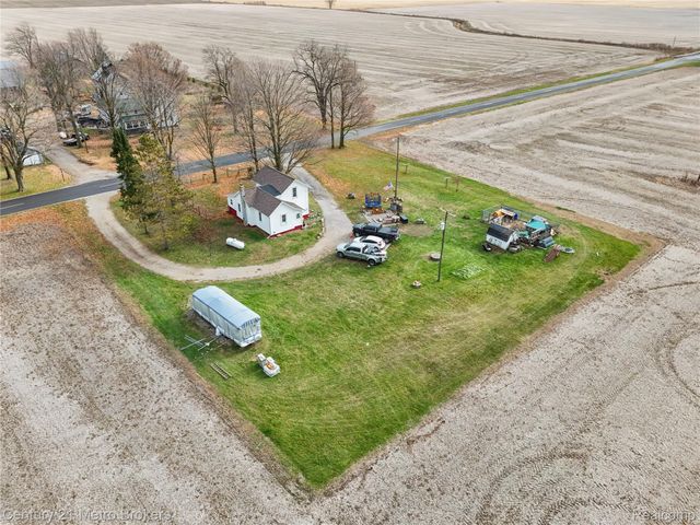 1102 Wellsville Highway, Palmyra Township, MI 49268