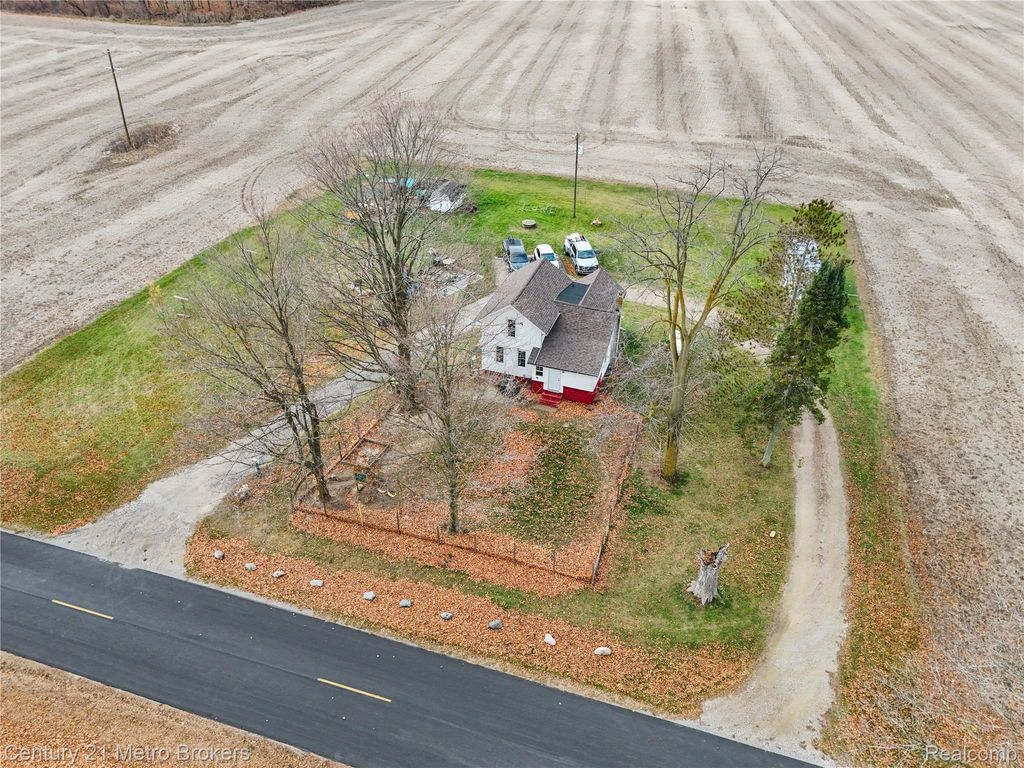 1102 Wellsville Highway, Palmyra Township, MI 49268