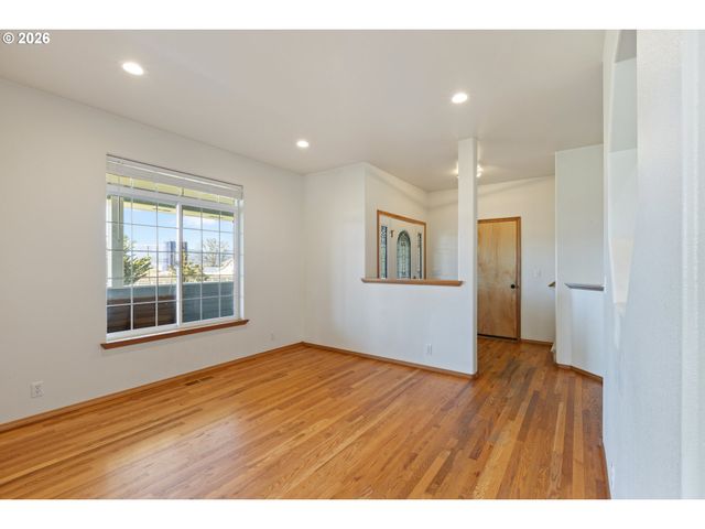 145 CROSS CREEK Dr, Roseburg, OR 97471