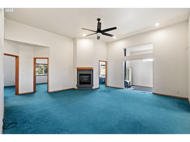 145 CROSS CREEK Dr, Roseburg, OR 97471