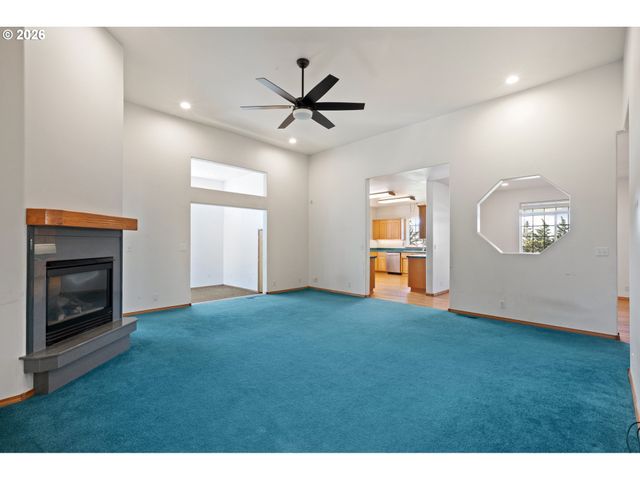 145 CROSS CREEK Dr, Roseburg, OR 97471