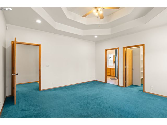 145 CROSS CREEK Dr, Roseburg, OR 97471