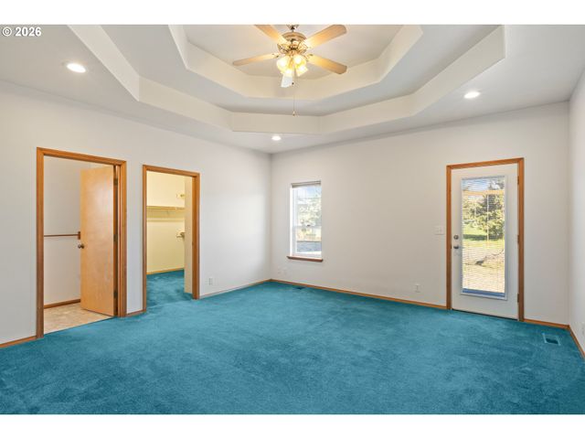 145 CROSS CREEK Dr, Roseburg, OR 97471