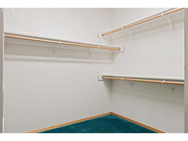 145 CROSS CREEK Dr, Roseburg, OR 97471