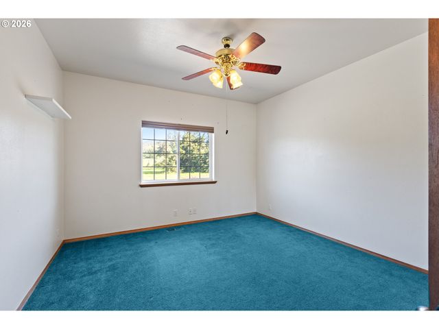 145 CROSS CREEK Dr, Roseburg, OR 97471