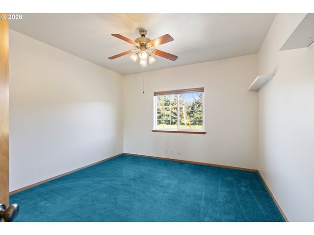 145 CROSS CREEK Dr, Roseburg, OR 97471